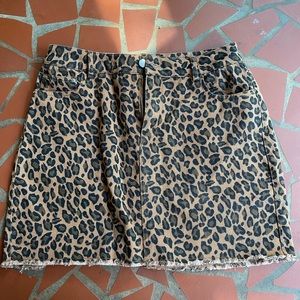 NEW W TAGS entro “limitless leopard skirt” Size L